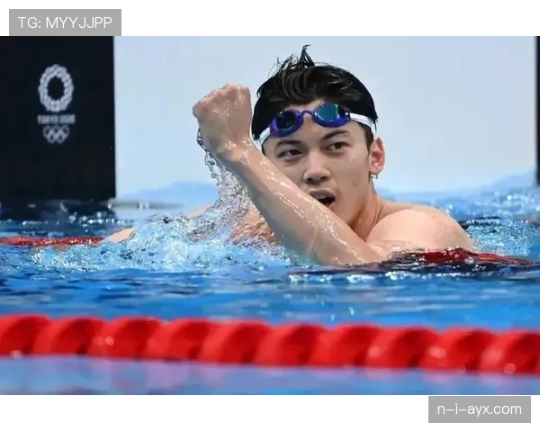 汪顺训练里一本正经，出场拎着名牌袋和车钥匙，我笑瘫了